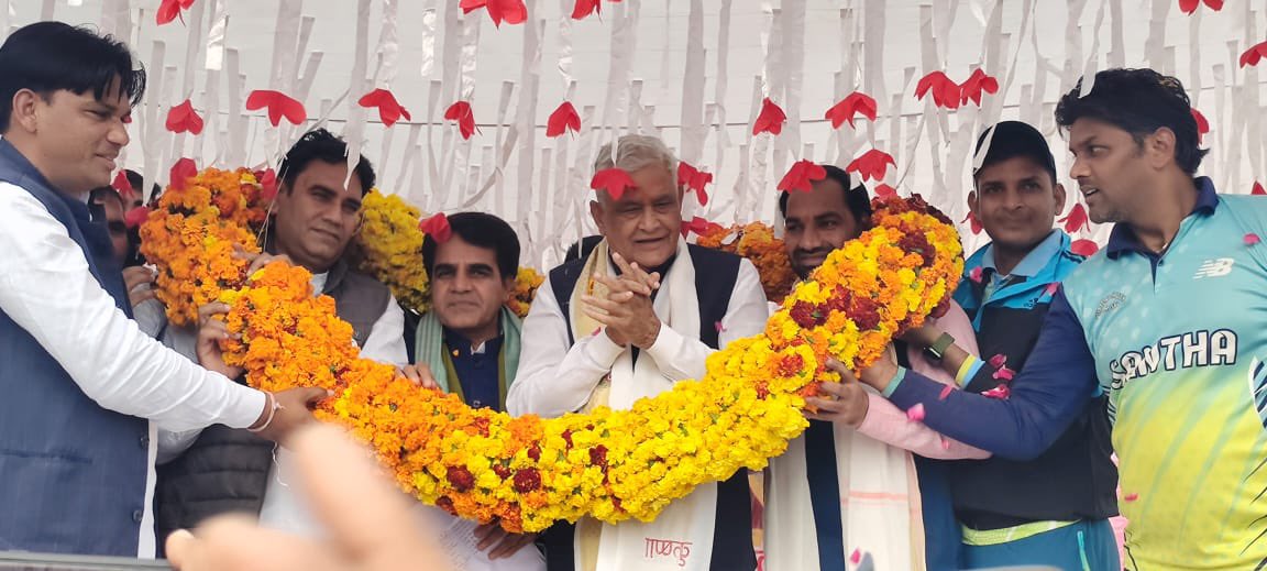 DrKirodilalBJP's tweet photo. सांथा प्रीमियर लीग के भव्य शुभारंभ समारोह को संबोधित किया। खेल प्रतिभाओं के लिए अवसर सृजन हेतु आयोजक टीम का आभार, सभी खिलाड़ियों को उज्ज्वल भविष्य की मंगलकामनाएं @BJP4Rajasthan https://t.co/kV1D2o7tF0