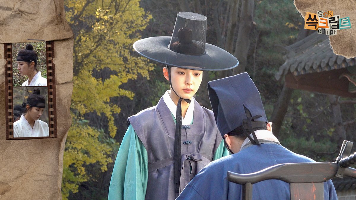_sskofficial's tweet photo. [신세경의 쓱크립트]

망형지우의 배신이 불러온 흑화 희수의 등장..😈 | EP.29
Hee-soo is changed due to the betrayal by a close friend..😈 | EP.29

📝 https://t.co/nflynlQziL

#신세경 #ShinSaeKyeong
#쓱크립트 #SSKcript https://t.co/Gf9XzyaPjq