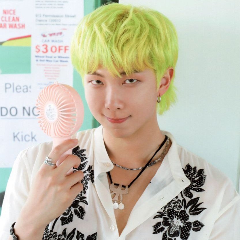 iauroram's tweet photo. برای بالا بردن ارزش تجاری نامجون
ریپ+ریت بزنید

#RM #방탄소년단RM #김남준 #BTSRM https://t.co/CnmFM0VE5S