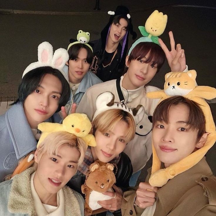 songeuns30k's tweet photo. wanna travel back in time to this moment🫂🤎 
REAL HAPPINESS! https://t.co/4D3NZWYGe7