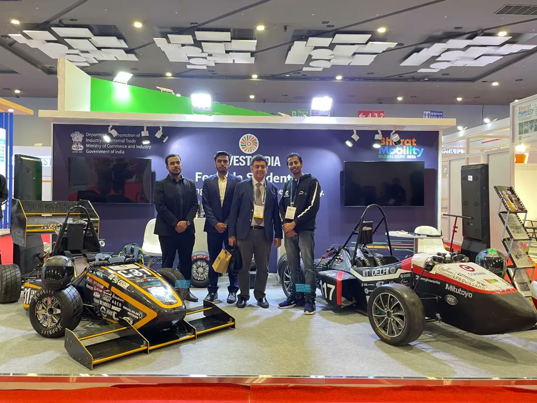 HORMAZD SORABJEE visited our stall at Bharat Mobility Expo. It was an honor to show him our car.

<a href="/hormazdsorabjee/">Hormazd Sorabjee</a>
<a href="/fateh_fsae/">Team Fateh</a>
<a href="/formulabharat/">Formula Bharat</a>
@autocar_official
<a href="/autocar_india/">Autocar India</a>
@investindiaofficial
#autocar #investindia #bharatmobilityexpo2024 #automotive #electricvehicles 
#jaiafr
