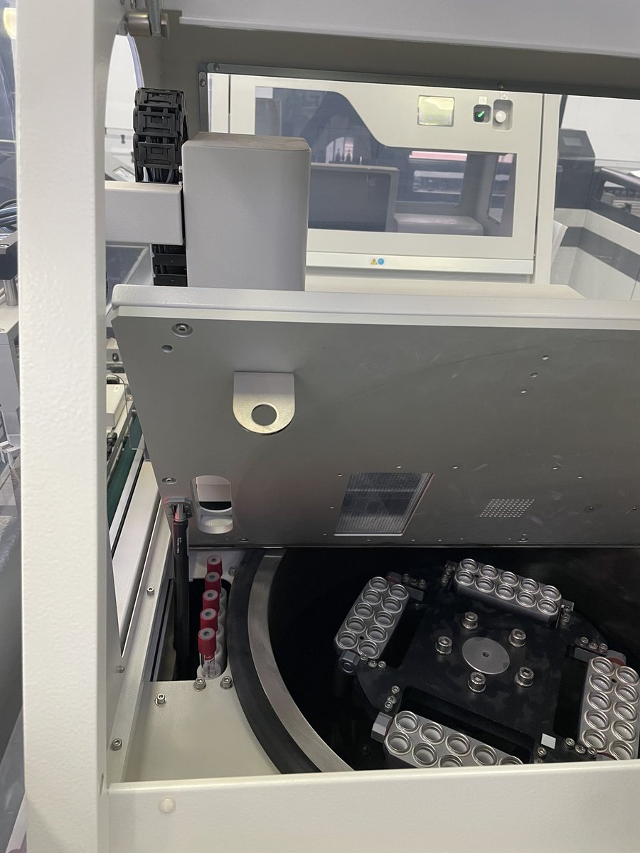 مختبرات طبية tweet media