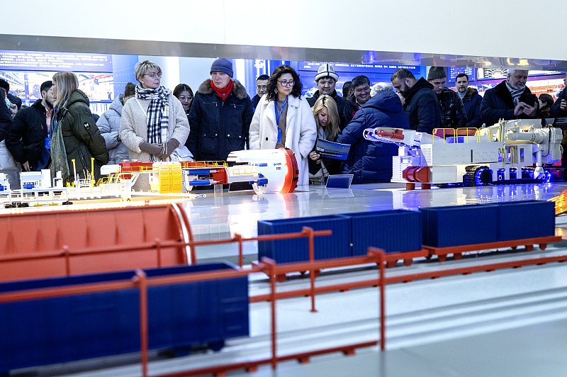 shoppinginCN1's tweet photo. 🤝The recent China-Russia economic and trade cooperation conference in #Shenyang, #Liaoning province, witnessed the signing of 55 deals valued at 13.6 billion yuan ($1.91 billion). The deals cover such sectors as cold-chain warehousing, financial services, and imports and exports. #foreigntrade