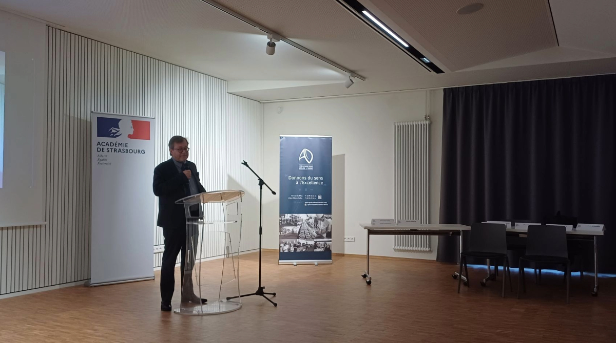 Les 1 et 2 février 2024 se tient le séminaire des Interlocuteurs Académiques pour le Numérique sur le thème de l'#IA, organisé par <a href="/Edu_Num/">Éducation Numérique</a> et @eduscol_EG. Nos remerciements à l'<a href="/acstrasbourg/">Académie Strasbourg</a> et au lycée Hôtellerie et Tourisme Alexandre Dumas pour l'accueil. #jeuxserieux #ecombox