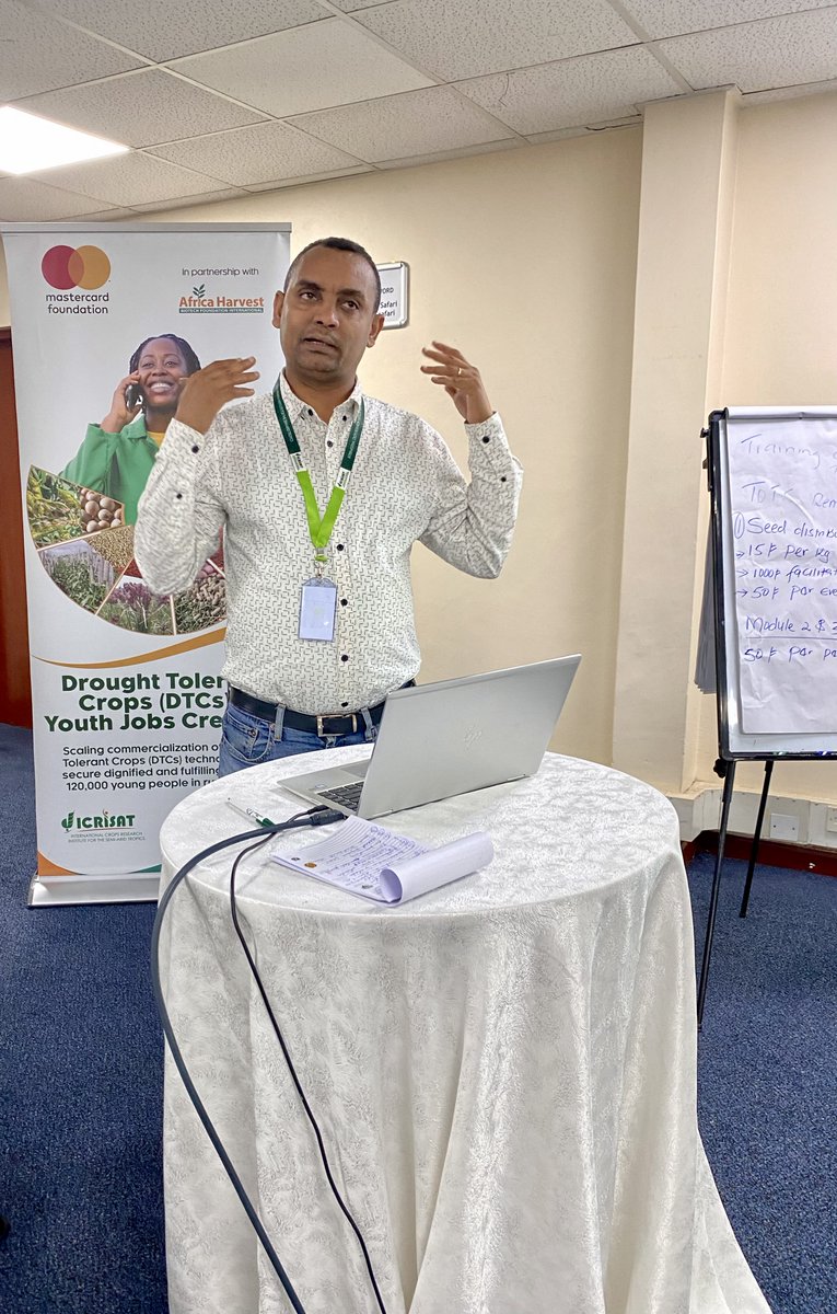 Day 4: More young people have been trained on #seedsystems and now they will establish community-based seed banks, effectively addressing access issues, and ensuring the availability of quality seeds within the community~ @mequanint_m, @ICRISAT #DTC4YouthJobsCreation #YouthInAg