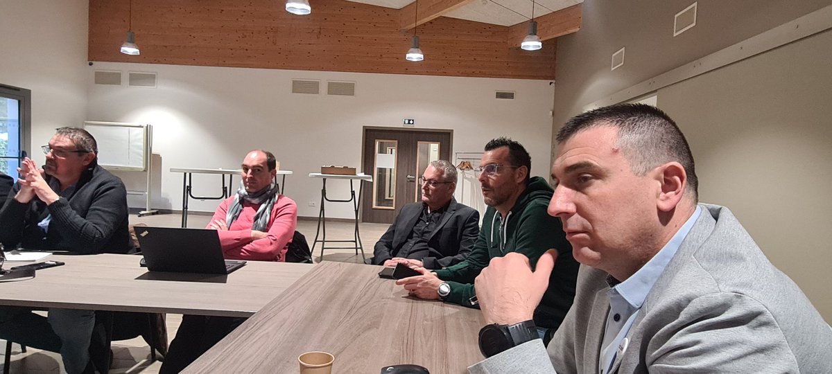AvenirSecours's tweet photo. [Vie du BN @AvenirSecours]
[Réunion régionale @Occitanie ]

Acceuilli ce jour à #carcassonne pour animer la région avec @ericcastillon34 et @dolcidominique.
Merci à #Cyrille #Duval psdt Section Aude 
Des psdts motivés pleinement engagés en présence d' @AlainLaratta SG https://t.co/9u3kHVcRIR