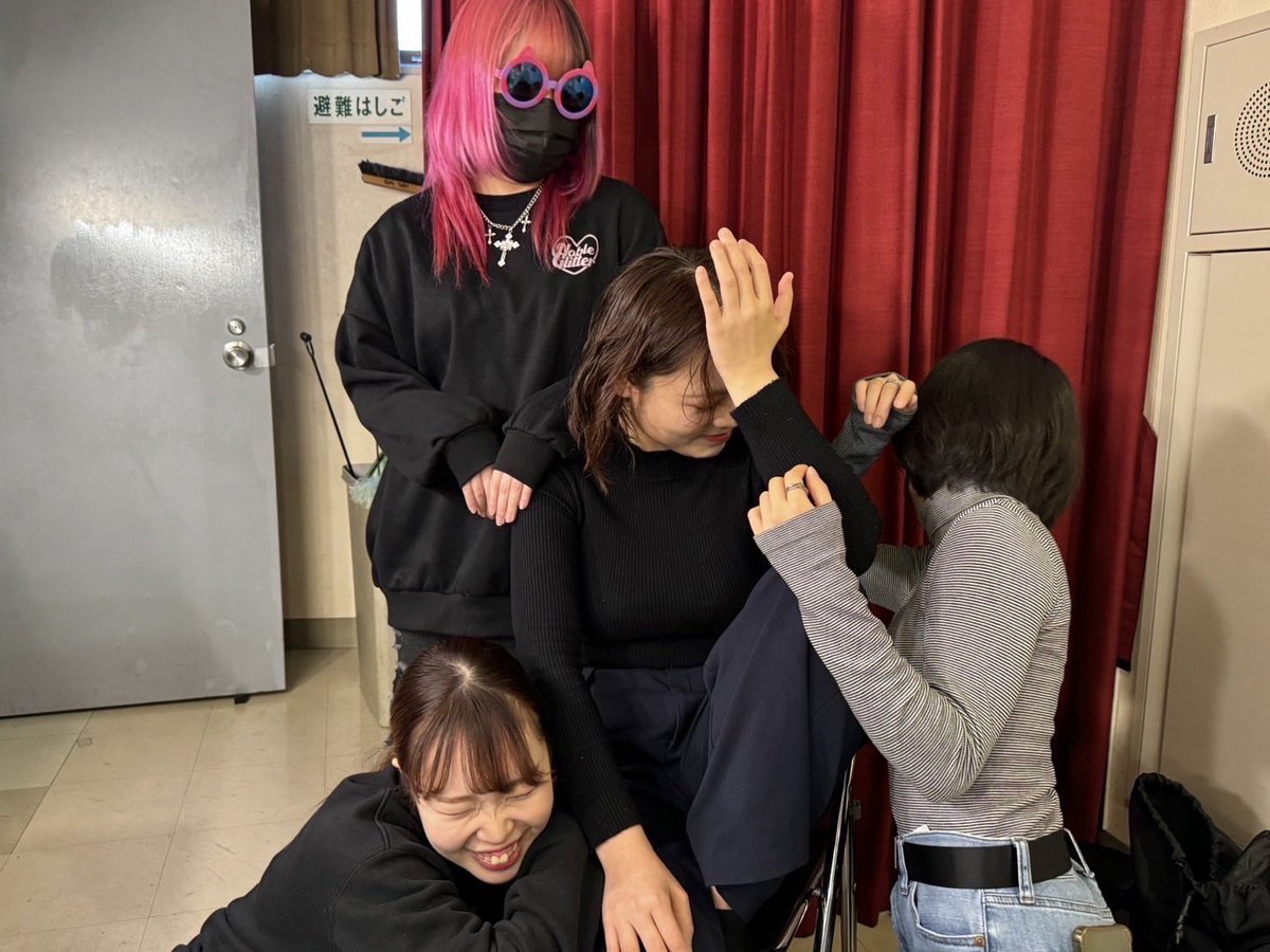 おはようございます、シリウスクラスです。
月日が経つのは早いもので、あっという間に明日から卒業公演「修道女たち」が始まります。
修道女たち、そして僕らシリウスクラスの旅立ちを是非観に来てください。
全通お待ちしております。