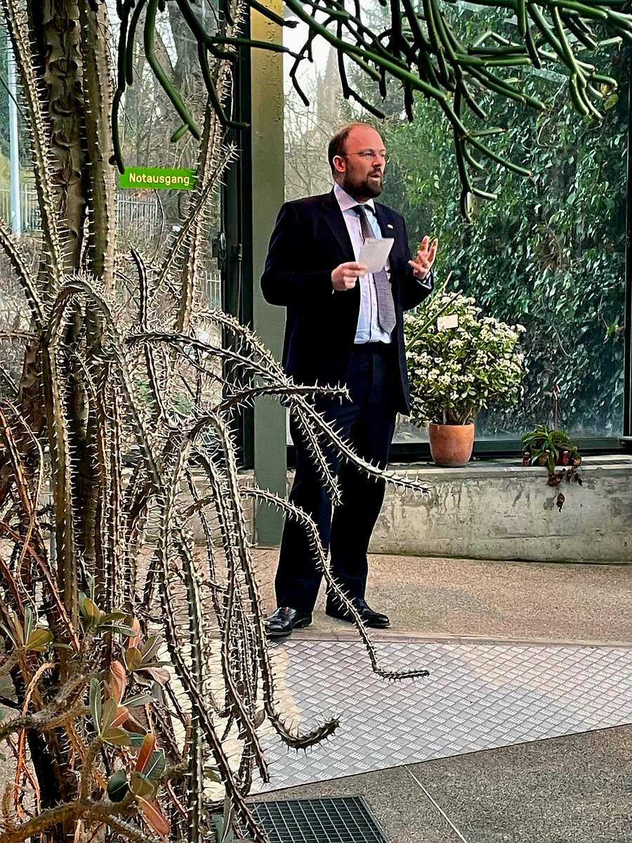 JamesWSquire's tweet photo. Willkommen im Botanischen Garten!

Protecting biodiversity is a 🇬🇧 priority, so I’m glad to mark the start of the British Embassy’s #GreeningEmbassiesNetwork Presidency at Bern’s Botanic Garden.

Fruitful discussions on how we can collaborate in Bern &amp; globally on biodiversity. https://t.co/RJ3jQO4y7n