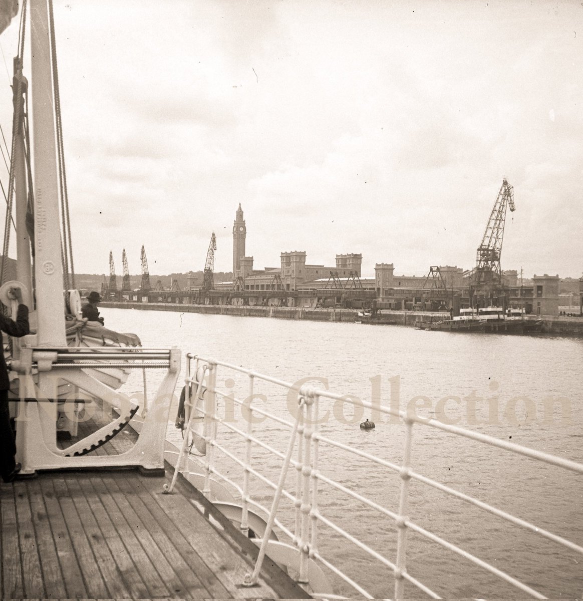 NomadicCollect1's tweet photo. Back to the dock.
Nice view on starboard side Welin Quadrant davit and #1 lifeboat
#nomadiccollection #nomadic #cherbourg #Belfast #whitestarline https://t.co/yGrO9oS8oJ