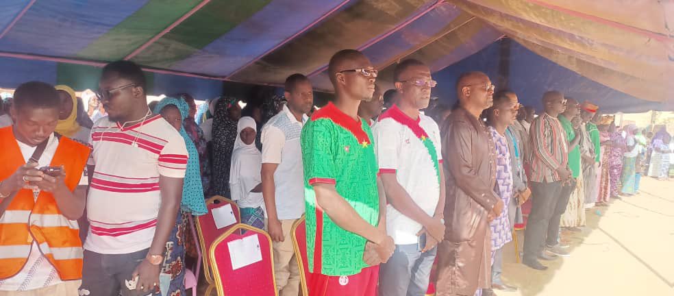dmounian's tweet photo. #CAN2023: PDIs #PAZANI.
L’ @AsgAfrique, avec l’appui de @UNICEF_Burkina @chilrenfirst, représentant @johnunicef, et de @UNFPABF #Cheick_Mbengue, #DepRep a lancé campagne Jeunesse Paix cohésion sociale enregistrement naissances autour du ballon ⚽️ rond @jeffbasse @AkpadjiAlain https://t.co/A15ZP3IRlo