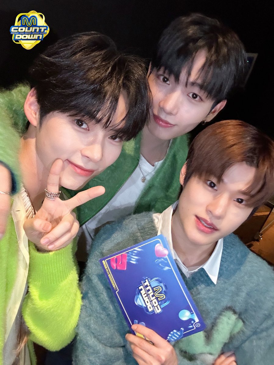 MnetMcountdown's tweet photo. 당도 300%의 완벽 진행력🍇
비타민 3000%의 상큼 비주얼✨
오늘도 제철 맞는 샤인멍또캣 🐶🐥🐱
보기만 해도 달콤한 엠카산 인간 샤인머스켓
이렇게 귀여운데 본방사수 못하면 머슥해
#ZEROBASEONE #성한빈
#BOYNEXTDOOR #명재현
#RIIZE #소희
#샤인멍또캣 https://t.co/8QqTcvd7sY