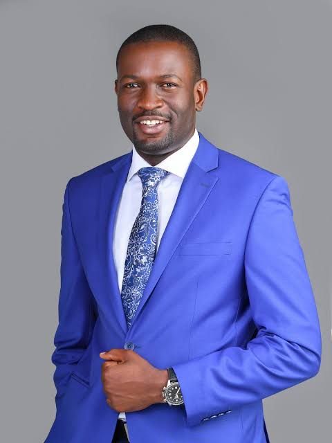 Isn't it interesting that Citizen TV invited 2 Kenya Kwanza mps / sen

Against Sifuna ;

And Sifuna managed to expose and humiliate both .
At this rate Citizen TV should be inviting 10 Kenya Kwisha Mps against Sifuna 😸😸

Will those of a similar opinion like &amp; retweet this tweet