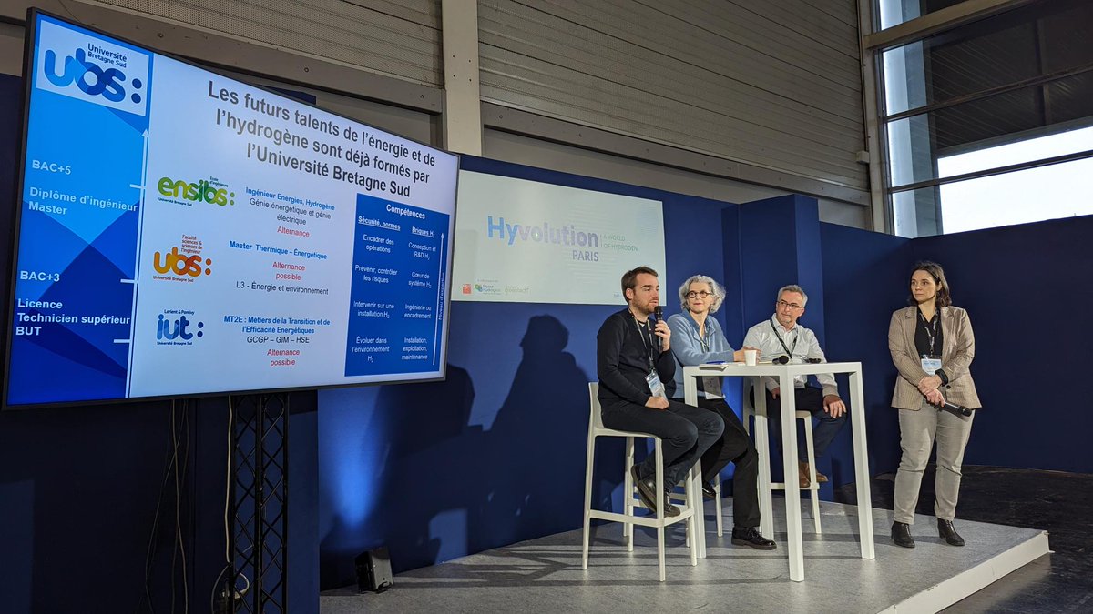 Les offres de formation au rendez-vous de l’hydrogène en Bretagne. Tel est le thème de la table ronde animée par BDI au forum 1 d'<a href="/Hyvolution/">Hyvolution</a> !
<a href="/danielcueff/">Daniel Cueff</a>