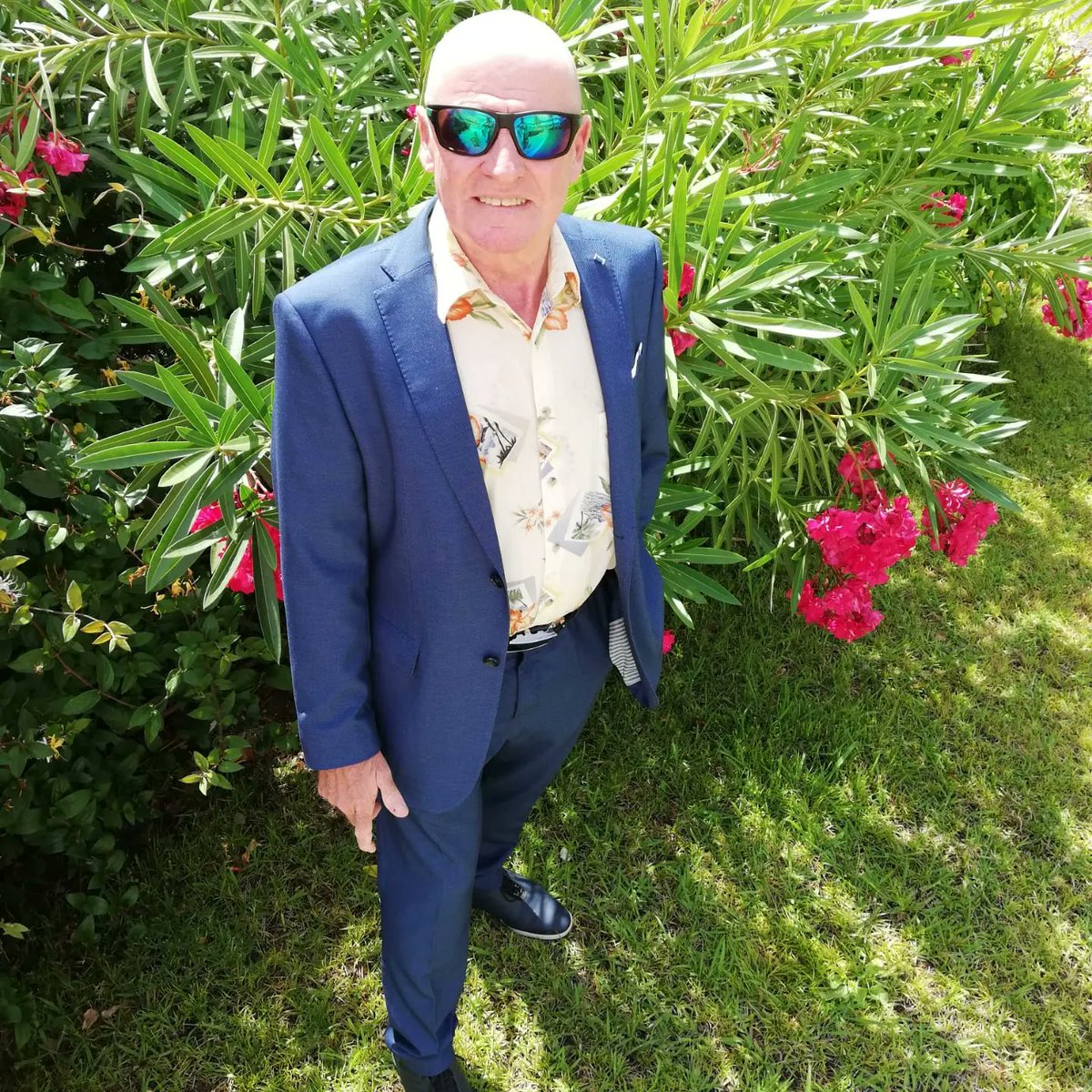 jjassociatesYin's tweet photo. Today I say goodbye to my Love Phil #TheMr @philjjassociate
Shine bright your my diamond in the sky
❤️ https://t.co/NMUVr0e1dA