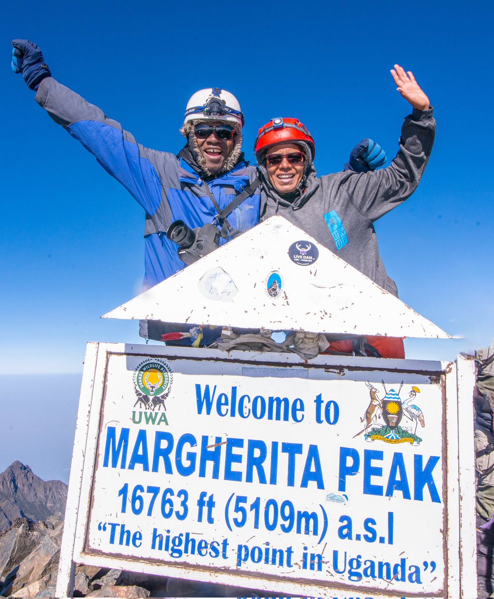 arihoamos2's tweet photo. This is Mt.Rwenzori,it is not in Europe but in Uganda🇺🇬A World wonder fully recognized by UNESCO with a range of stunning views of glaciers,lakeswaterfalls &amp; is the 3rd highest mountain in Africa with it's highest peak Margherita at 5109m 
@ExploreUganda
@GovUganda 
#VisitUganda https://t.co/Mpkjt7PF65