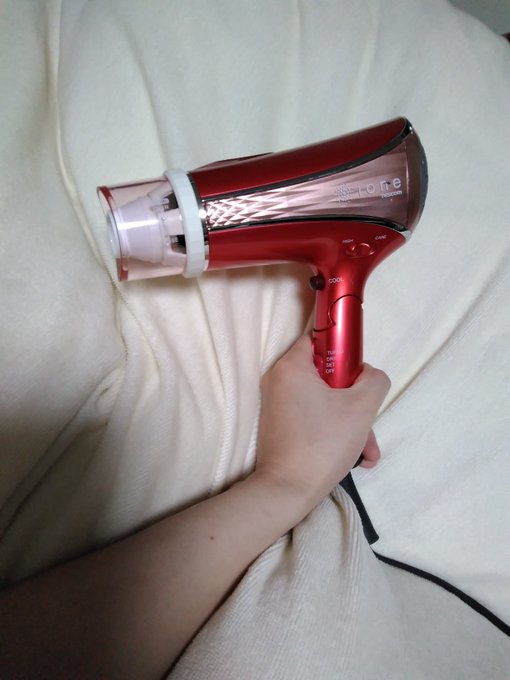 ドライヤー買ったンゴ。
15年くらい使ってたやつが壊れたから。

風量進化してるな… 