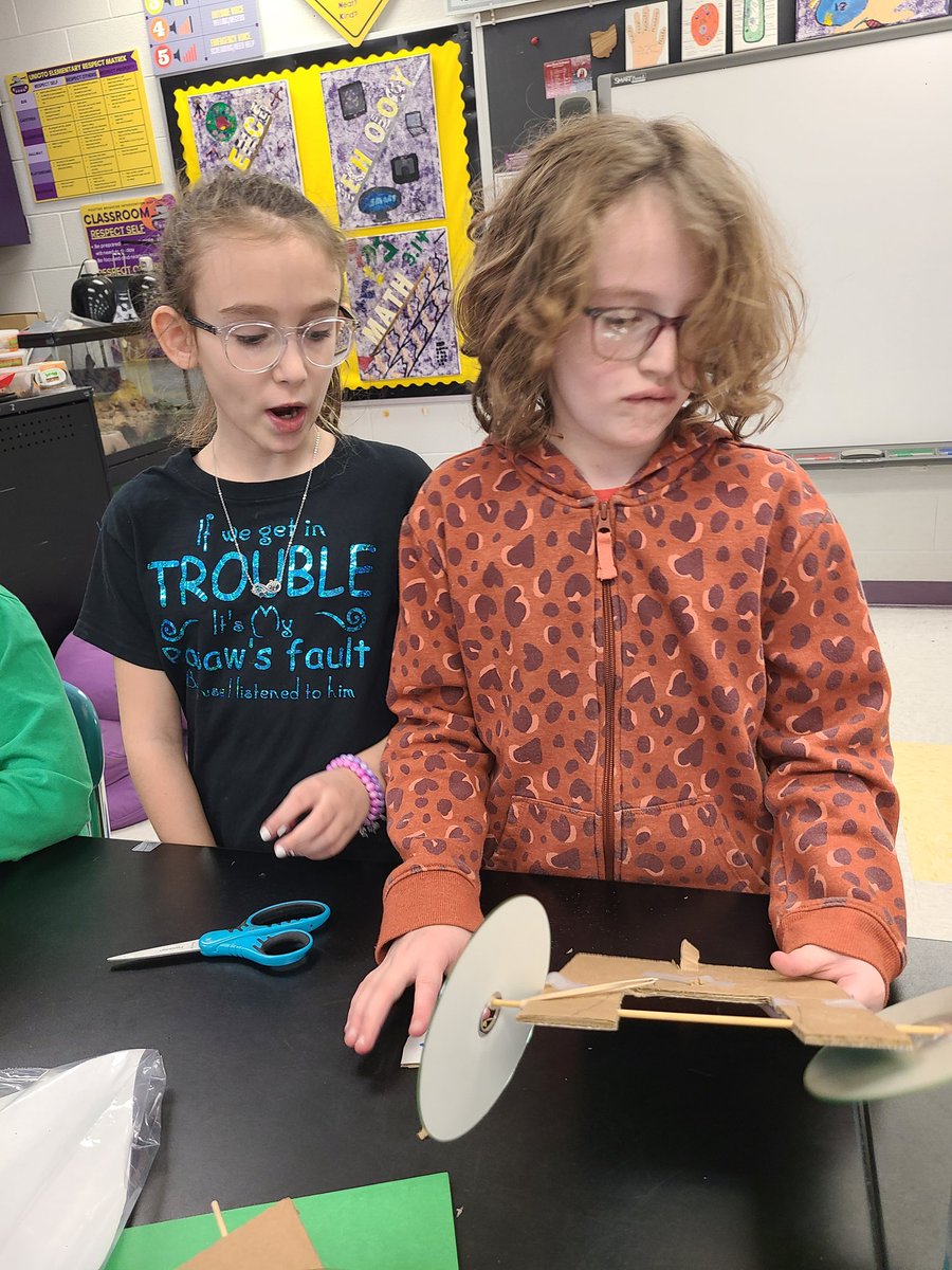SCOPESUnioto's tweet photo. @ScienceBuddies Rubber Band Cars from 3rd grade https://t.co/Ahpa9n2Njz