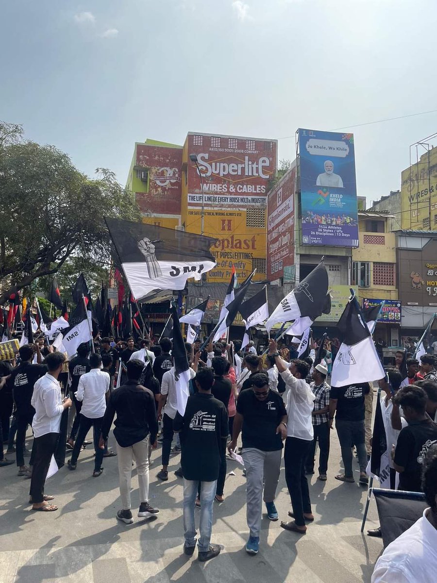 SmiTamilnadu's tweet photo. #UnitedStudentsOfIndia ஒருகிணைத்த பேரணியில் சமூகநீதி மாணவர் இயக்கம் பெருந்திரளாக பங்கேற்பு..!!
இந்த பேரணியில் SMI சாா்பாக 400க்கும் மேற்ப்பட்ட மாணவர்கள் கலந்துக்கெண்டனர்
#tmmkitwing
#USI #Feb01 #ChennaiRally #SaveEducation #RejectNEP2020 #SaveIndia #RejectBJP
#tmmksmi https://t.co/DcI43clfeI