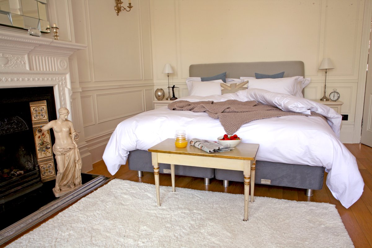 It's all about quality ✨

Our experienced craftsmen make beds of exceptional quality, using years of experience working with natural materials to craft mattresses that offer unparalleled levels of comfort.

Find out what makes them so special: marshallandstewart.com/our-beds/#