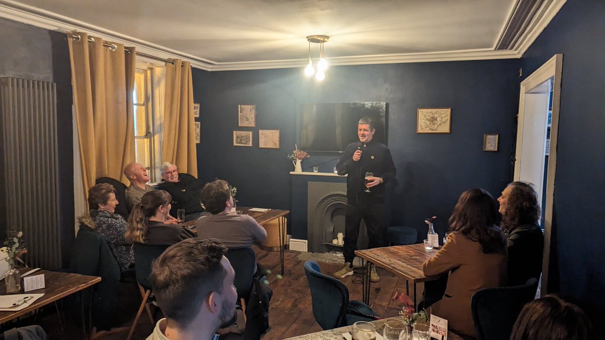 daiCCFComedi's tweet photo. Ces i hwyl neithiwr, diolch i bawb am ddod!

I had fun last night, thanks to everyone for coming!

Hope for more of the same this evening at Joke in the Oak!!

Gobaith am mwy yr un heno!! https://t.co/Skex2RrC1g