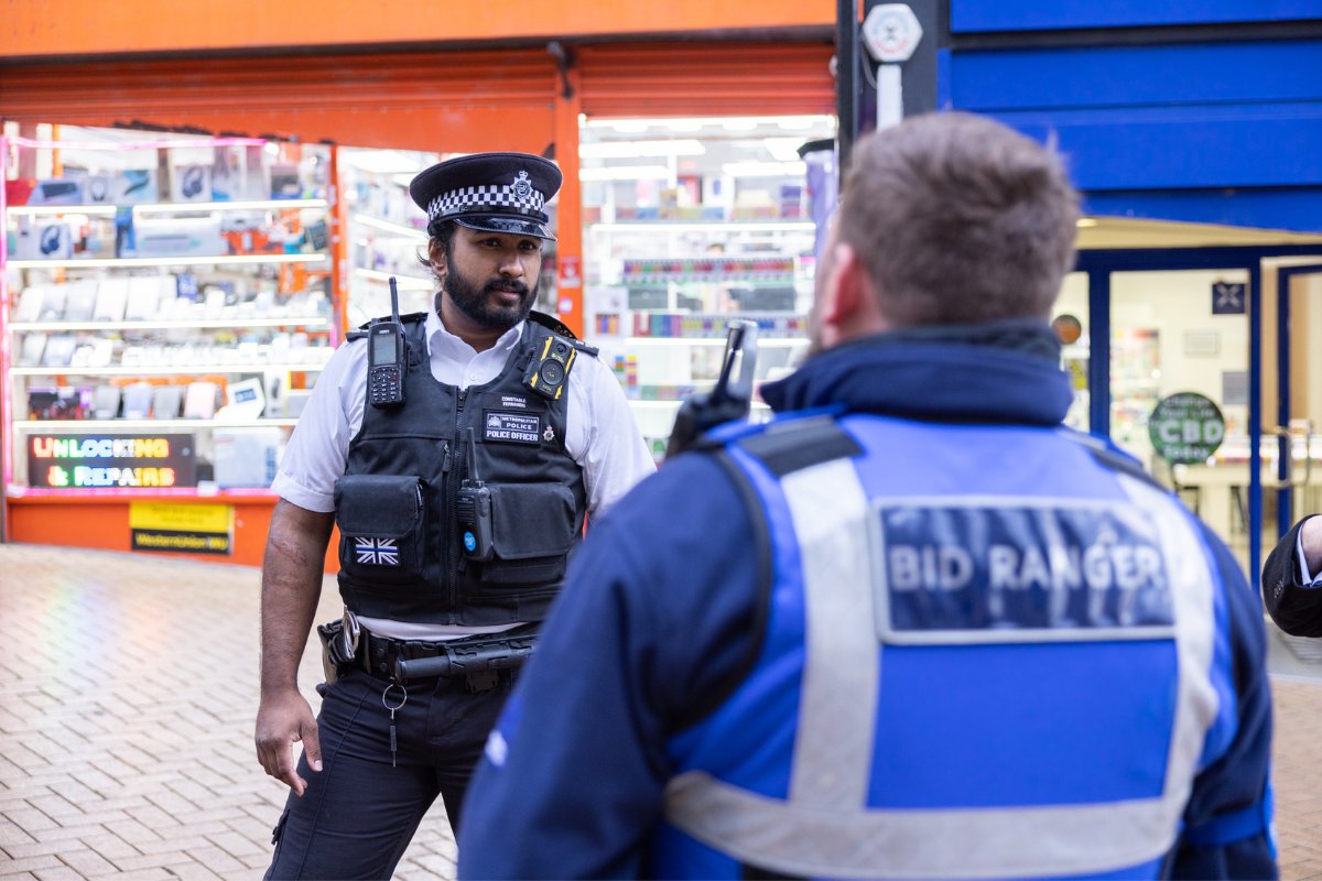 Our collaboration with @MPSCroydon delivered a 12% drop in crime 🙌 The BID match-funded police team pitched in with an extra 576 patrol hours, leading to 25 arrests, 67 stop & searches, and much more 👮‍♂️🚔 Read the full article 👉 bit.ly/48QAtAF