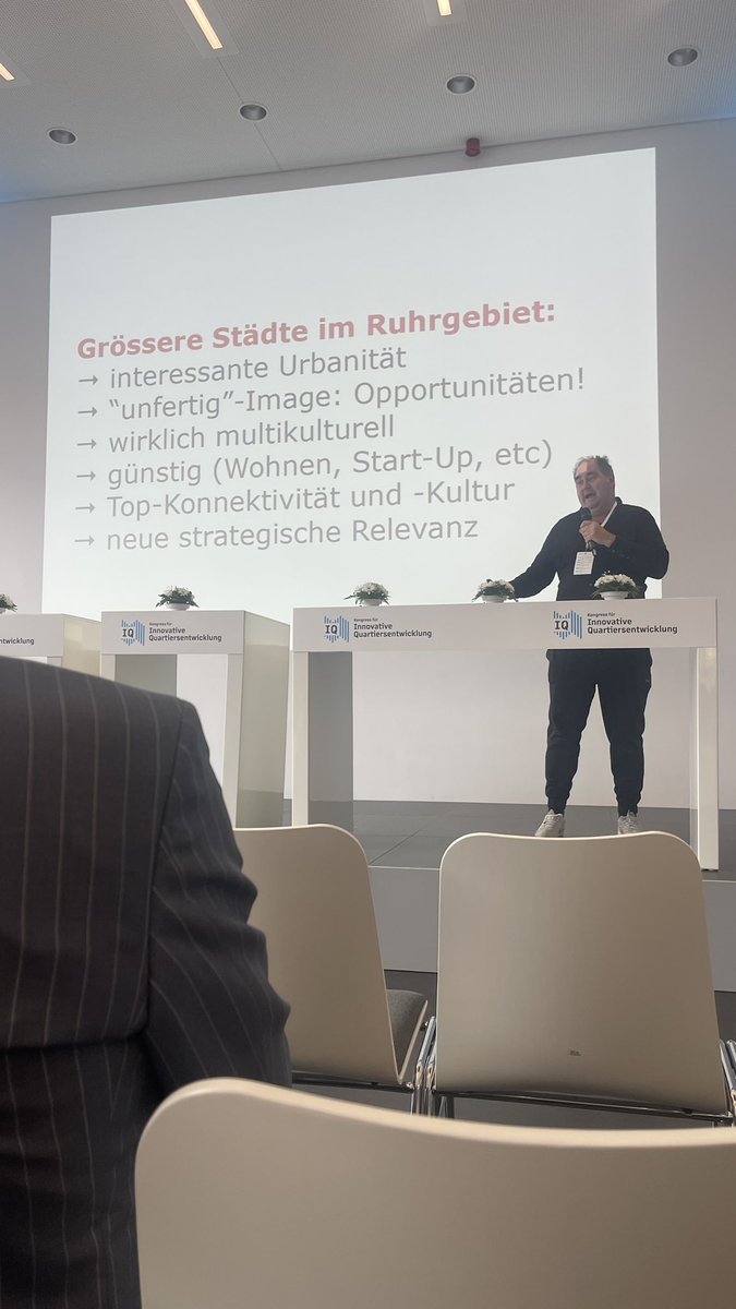 kollekind's tweet photo. Spannende Keynote von Thomas Sevcik von @arthesia über die Stärken von Secondary Cities. https://t.co/YUHOMfIIT2