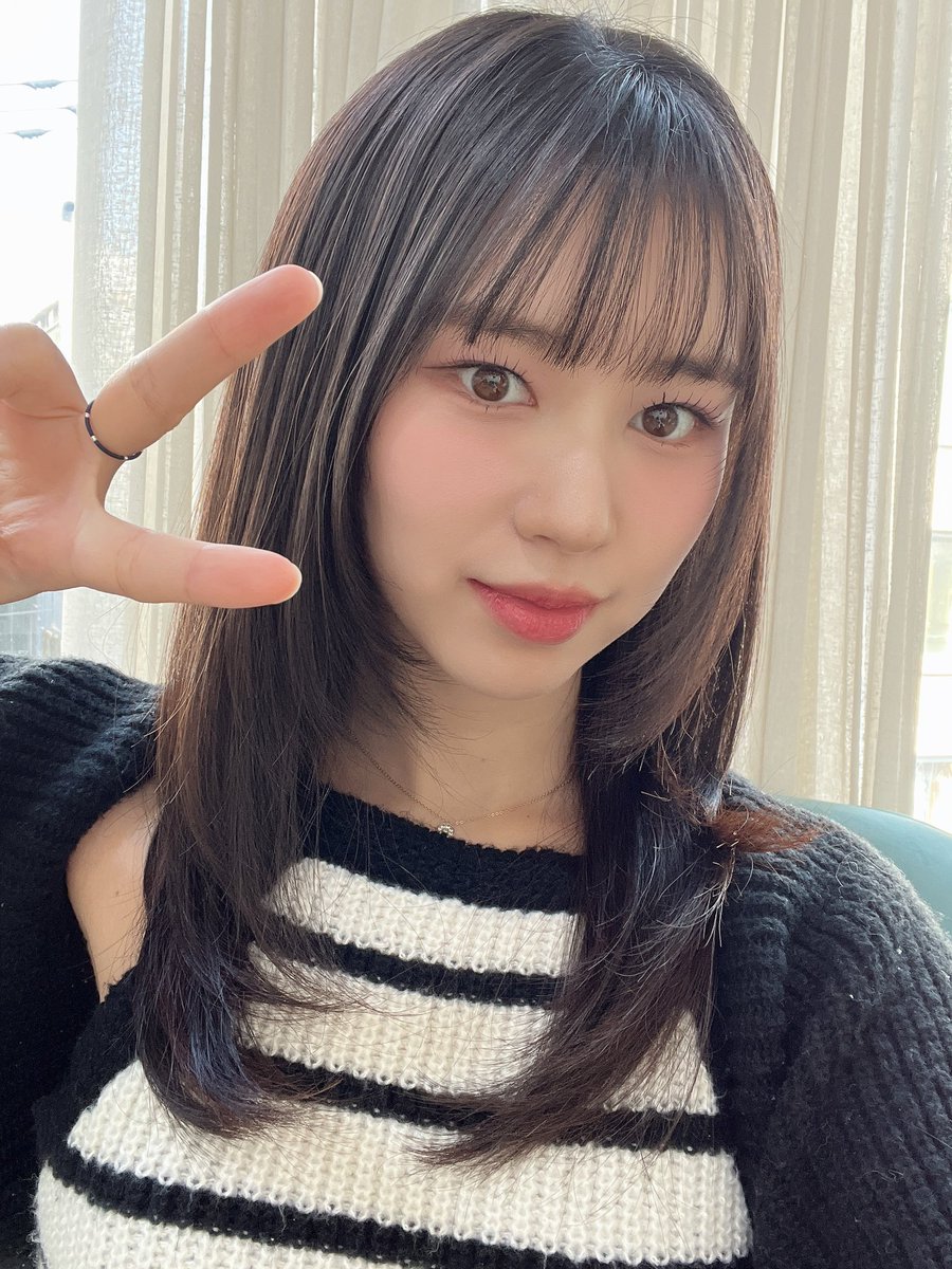 머리카락을 잘랐어요😄
앞으로도 열심히 길러보겠어요!!
맛저해요 키링~🫶🏻

#엘리 #해림