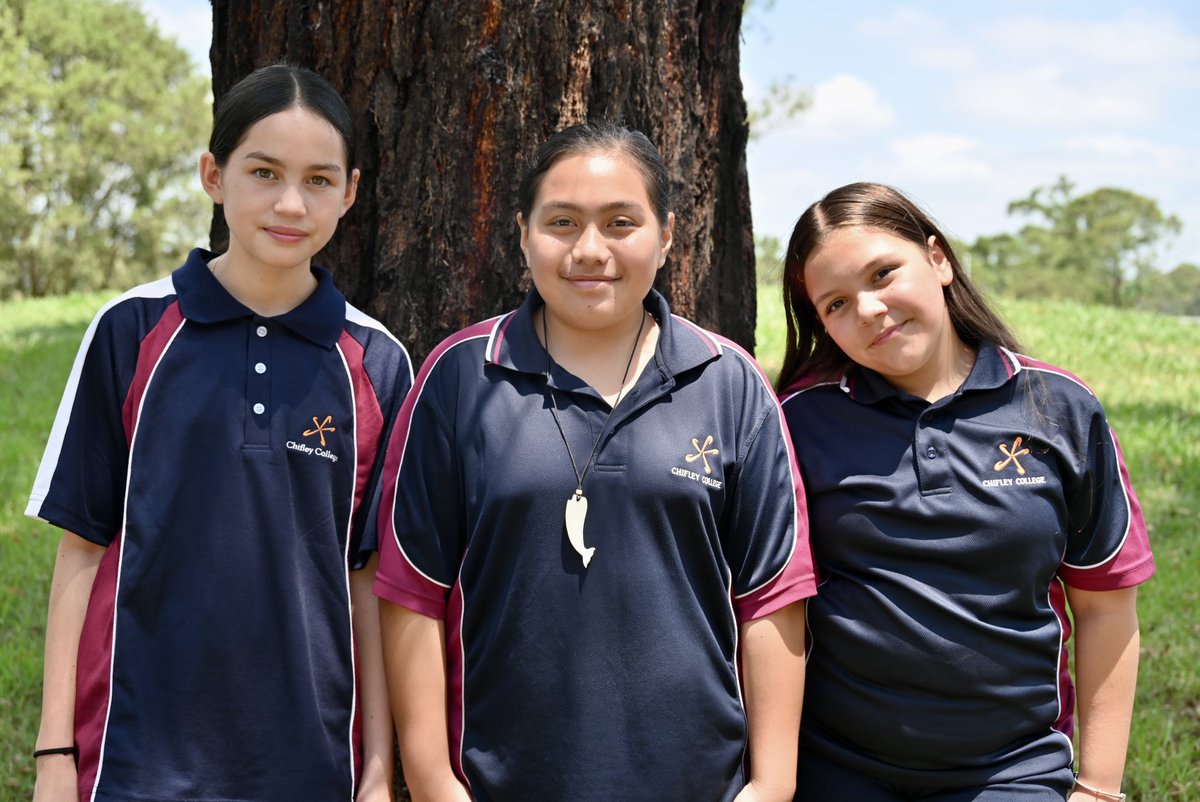 ChifleyCSC's tweet photo. First day for Year 7! 🌟
We hope you enjoyed your first day of high school. Thanks to our Year 10 peer support leaders for looking out for Year 7 as they got to know their way around, know each other, and get familiar with their timetable. 🙂 #FirstDay2024 https://t.co/WBVITvkKUj