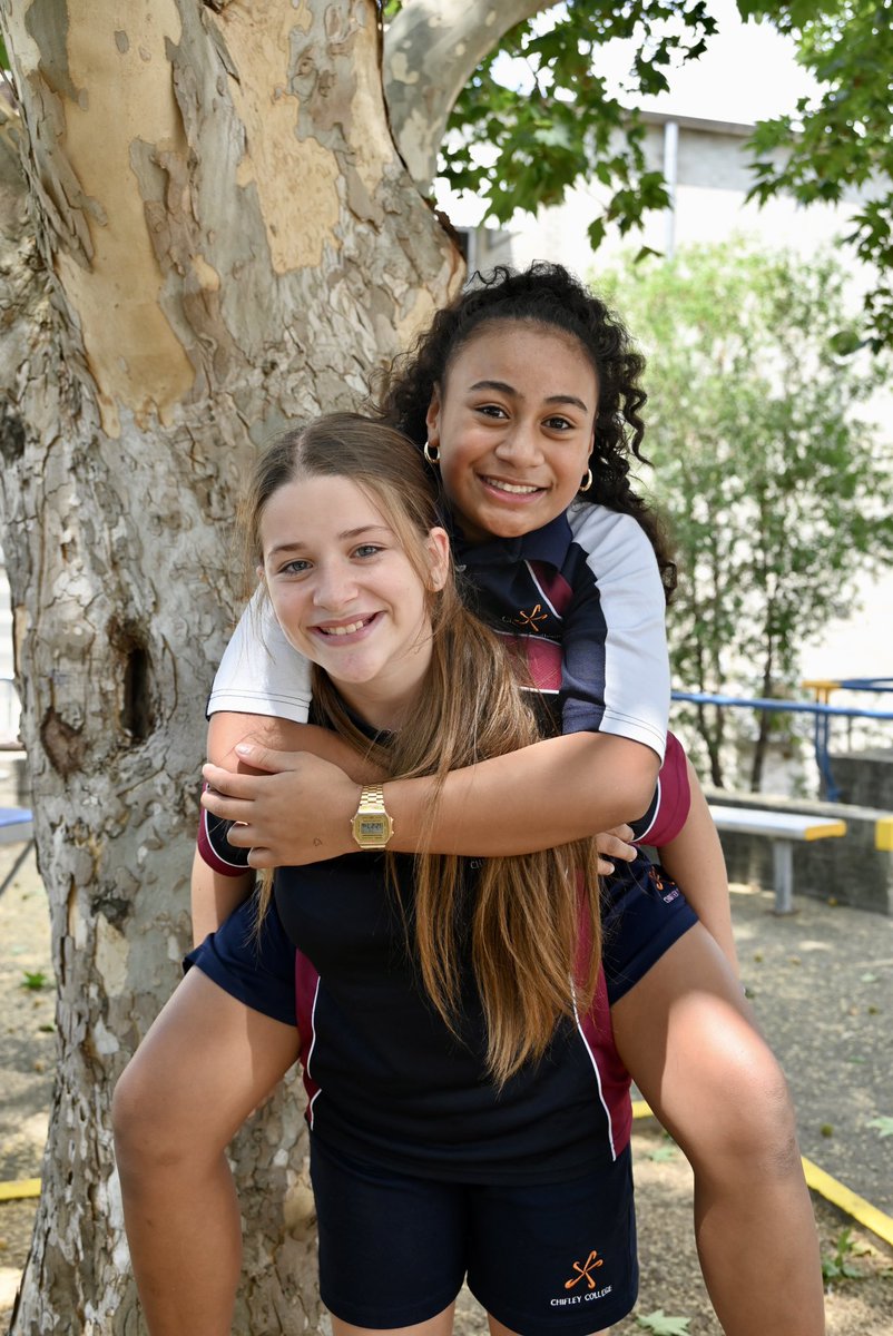 ChifleyCSC's tweet photo. First day for Year 7! 🌟
We hope you enjoyed your first day of high school. Thanks to our Year 10 peer support leaders for looking out for Year 7 as they got to know their way around, know each other, and get familiar with their timetable. 🙂 #FirstDay2024 https://t.co/WBVITvkKUj