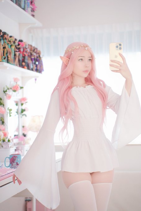 The most angelic elf girl in your life ?‍♀️? https://t.co/RW2kIbKPsS