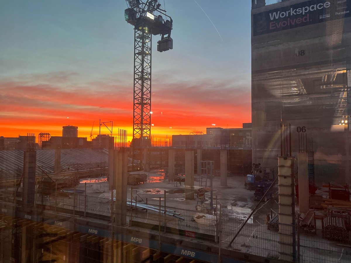 WeAreMcAlpine's tweet photo. Who else loves waking up to a beautiful sunrise?😍

Look at this stunning photograph of our site at Three Chamberlain Square, in the #HeartOfBrum.

@WeAreMcAlpine is thrilled to be delivering this 10 storey, low energy, low carbon design for @ParadiseBham #MEPC🏗

Happy Thursday! https://t.co/rf5yAhreDs