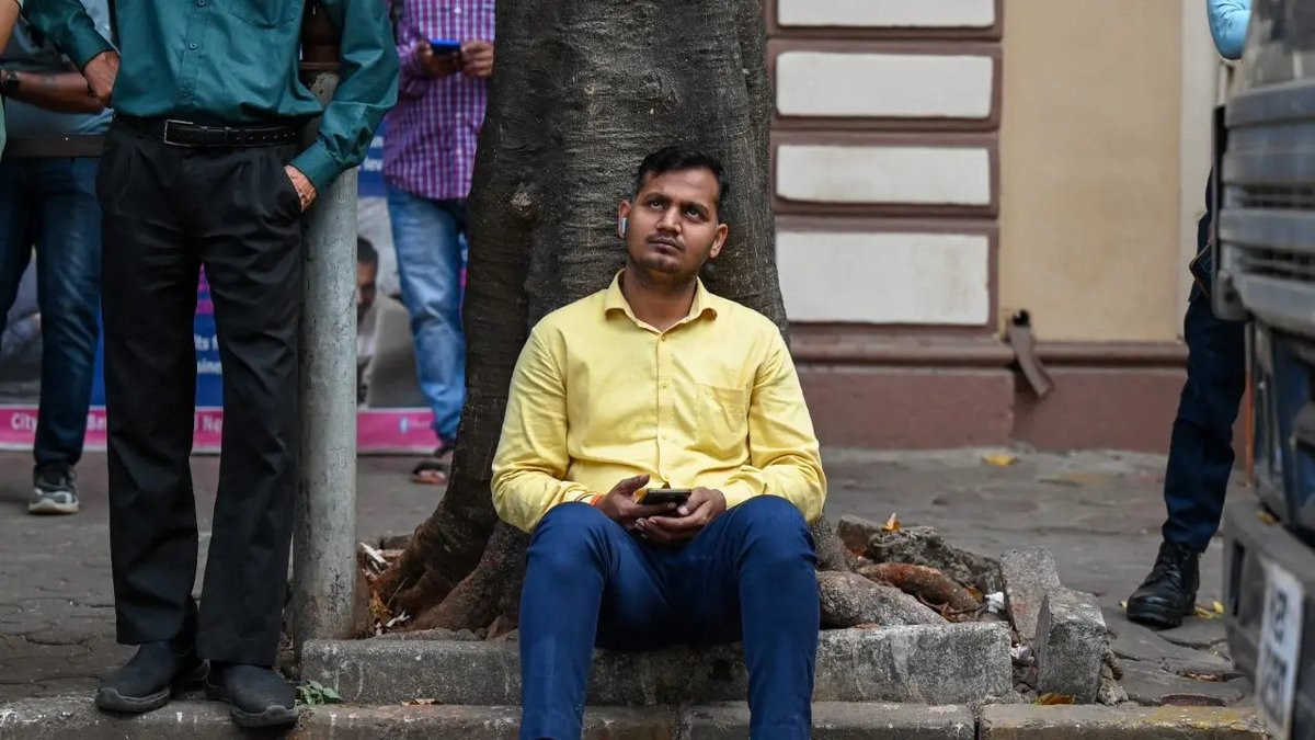 mid_day's tweet photo. #MiddayNews   |

IN PHOTOS: People watch Budget 2024 speech at BSE in Mumbai

#Budget2024 #BudgetWithMidday #BSE #Mumbai #UnionBudget #NewsUpdate 

https://t.co/8ltCjXcVaG https://t.co/T9Q1eFhnjT