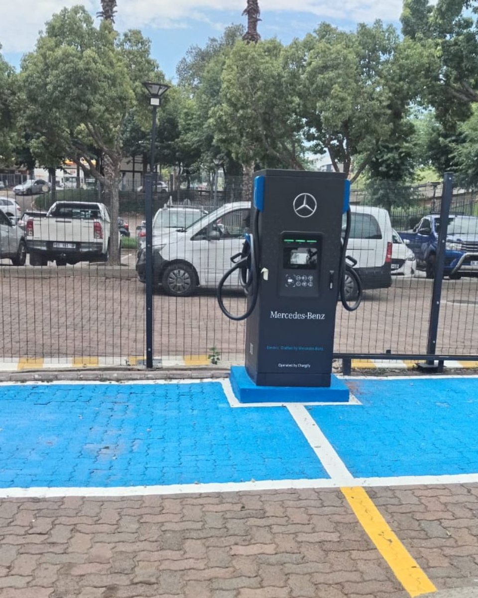 The Planner (@theplannerguru) on Twitter photo The ANEW Hotels and Resorts Group has placed two new electric vehicle (EV) charging stations outside their hotels in Centurion &Roodepoort. This move was motivated by the increase of EVs in SA.
Read the full article here: theplannerguru.co.za/2024/01/31/ane…
<a href="/AnewHotels/">Anew Hotels</a> The ANEW Hotels and Resorts Group has placed two new electric vehicle (EV) charging stations outside their hotels in Centurion &Roodepoort. This move was motivated by the increase of EVs in SA.
Read the full article here: theplannerguru.co.za/2024/01/31/ane…
<a href="/AnewHotels/">Anew Hotels</a>