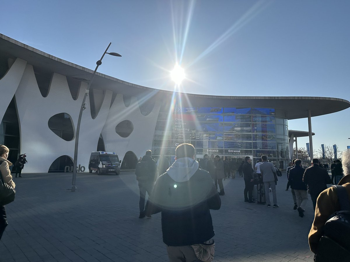 AdmHrv's tweet photo. Day 3 at #ISE24 Feet condition - CRITICAL 🚨 https://t.co/GK7PSjpA7Q