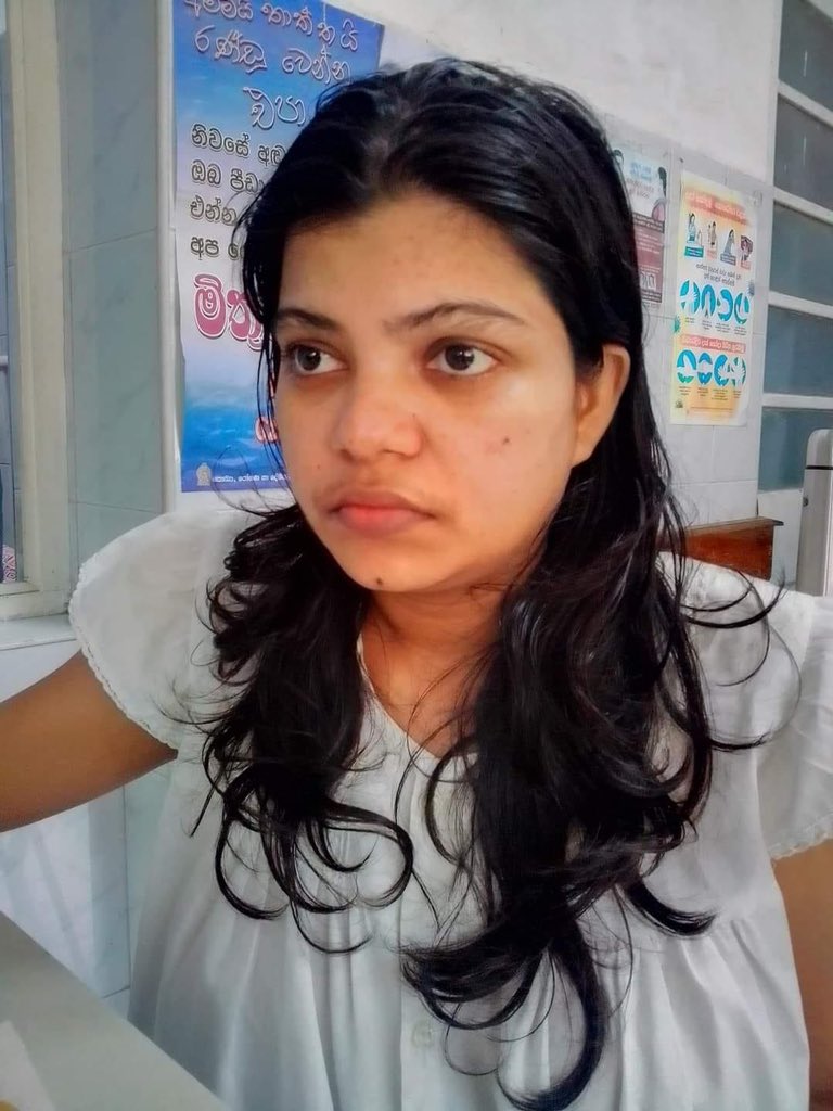 Manikwijew's tweet photo. මගේ බිරිඳ අතුරුදන් වෙලා.  

ඇය පශ්චාත් ප්‍රසව මානසික අවපීඩනය සමඟ සටන් කරයි.. (පසු ප්‍රසව විෂාදය) කරුණාකර මට ඇයව සොයා ගැනීමට උදව් කරන්න.  

අවසන් වරට දුටු ස්ථානය: අතුරුගිරිය කඩුවෙල පාර.

0779277308 https://t.co/iSpdJwCMye