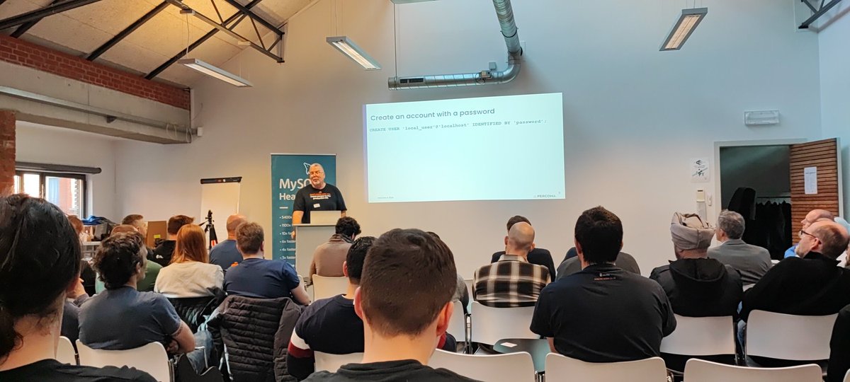 altmannmarcelo's tweet image. @stoker on stage talking about passwords.
#mysql #mysqlcommunity