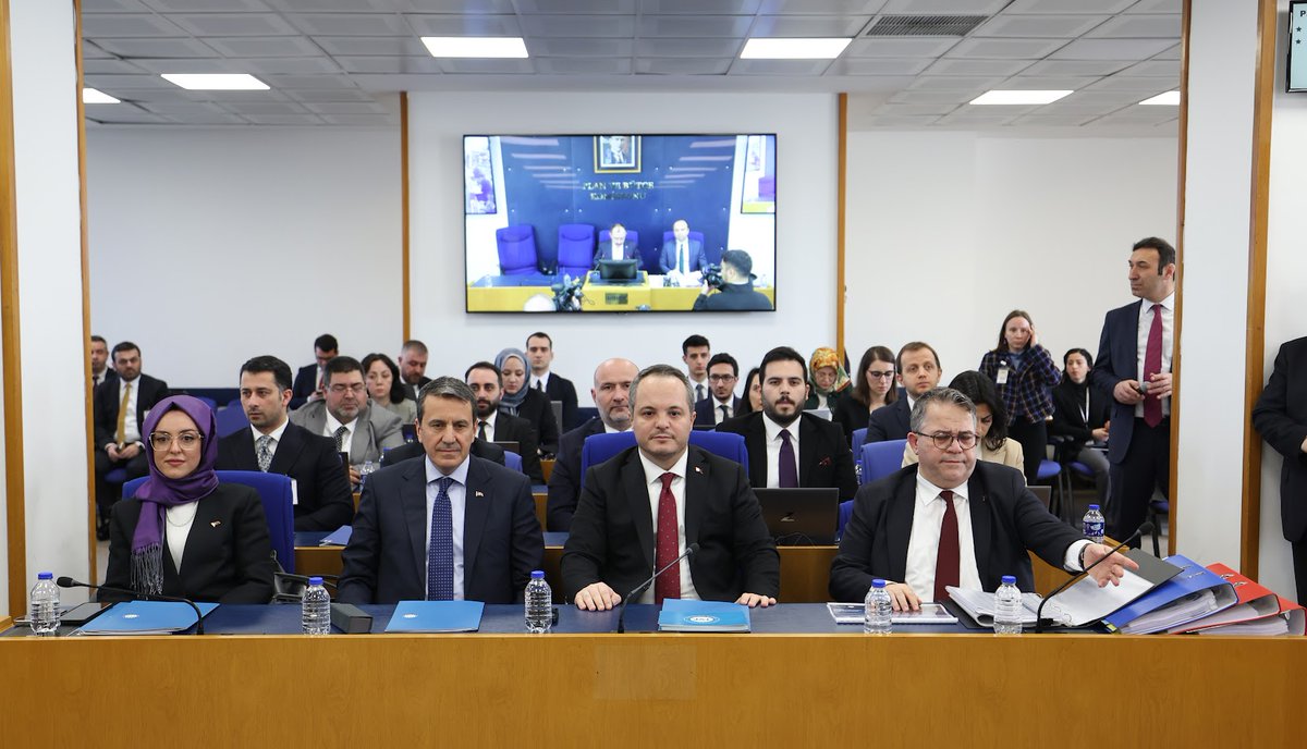 AVBakirlioglu's tweet photo. TBMM Plan ve Bütçe Komisyonunda, 
Türkiye Varlık Fonu 2022 yılı faaliyetlerini  ve denetim raporlarını görüşüyoruz. 
#Adalet  ve demokrasi mücadelemiz her alanda devam ediyor.
#CanAtalayMilletvekilidir https://t.co/2j1I2GPWHX