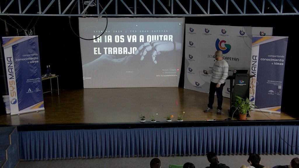 jaimerr's tweet photo. Continuamos #Sysmana2024 con @manolitotic y su charla "La IA os va a quitar el trabajo" 🤖🧠, que dará luz sobre la IA y la influencia que tendrá en nuestros trabajos en el futuro 👌 https://t.co/KJwPoDaktr