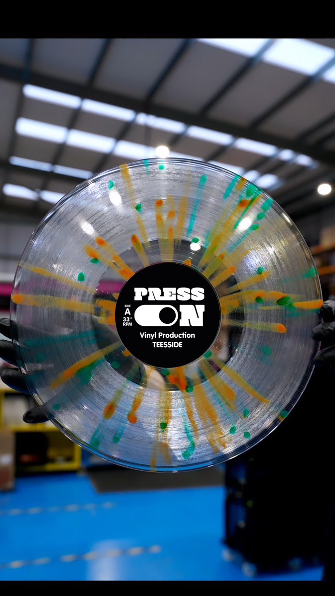 Start your day with a splatter! 💚🧡

#splatterdisc #VinylVisions #recordcollection #IndieSpinArt #pressonvinyl #vinyl #DiscDiversity #recordlabel #indiesounds #instagroove