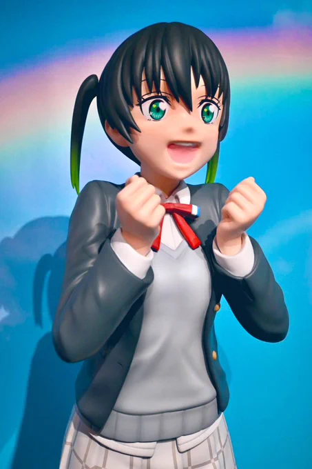 ニジガク展はいいぞ。大阪会場のチケット販売始まったぞ。①侑ちゃん可愛く撮れた②お絵描き同好会のみんなは部室内模型という最強資料があるので撮影しておくと部室にいる推しが描きやすくなって ③ヒトリダケナンテエラベナイヨ#ニジガク展東京に行ってきました2 