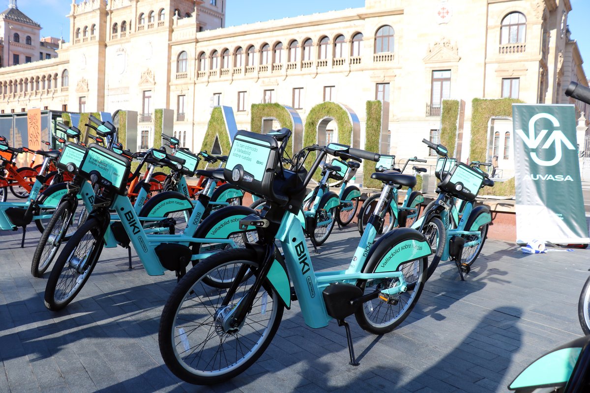 TomaLaPalabraVA's tweet photo. 🎂🚲¡Primer aniversario de @BikiVLL! Enhorabuena a las 15.000 personas que han usado este #ServicioPúblico sano y sostenible.

El PP dejó atado con una empresa privada este servicio que logramos municipalizar, con su oposición, aunque ahora #PPVOX quieran apuntarse el tanto.
🧵👇🏻 https://t.co/ASTkihPqf6