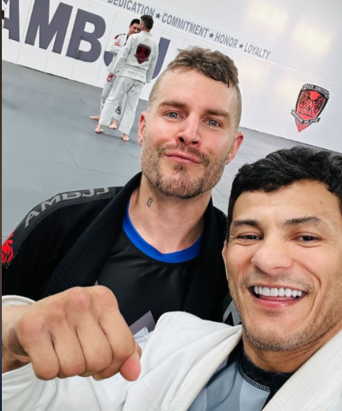 ZssBecker's tweet image. 3am. Thursday mega post.

If your reading this and not making the money you want OR where you want to be in life...

I can guarantee 99.9% certainty this is why because only .01% of Americans make over a mil a year.

So this likely absolutely applies to YOU.

It&apos;s simply this.…