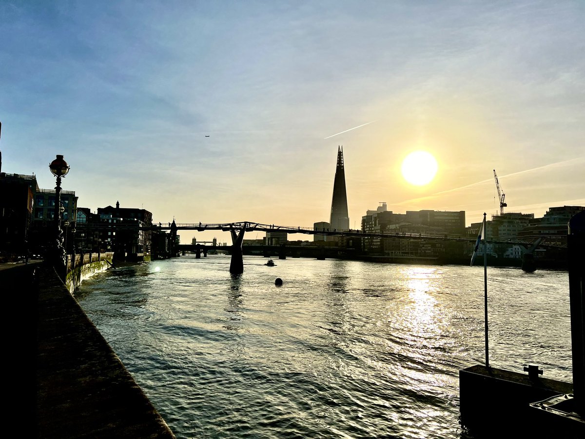 Missed these morning walks 🚶‍♀️😍#thameswalk