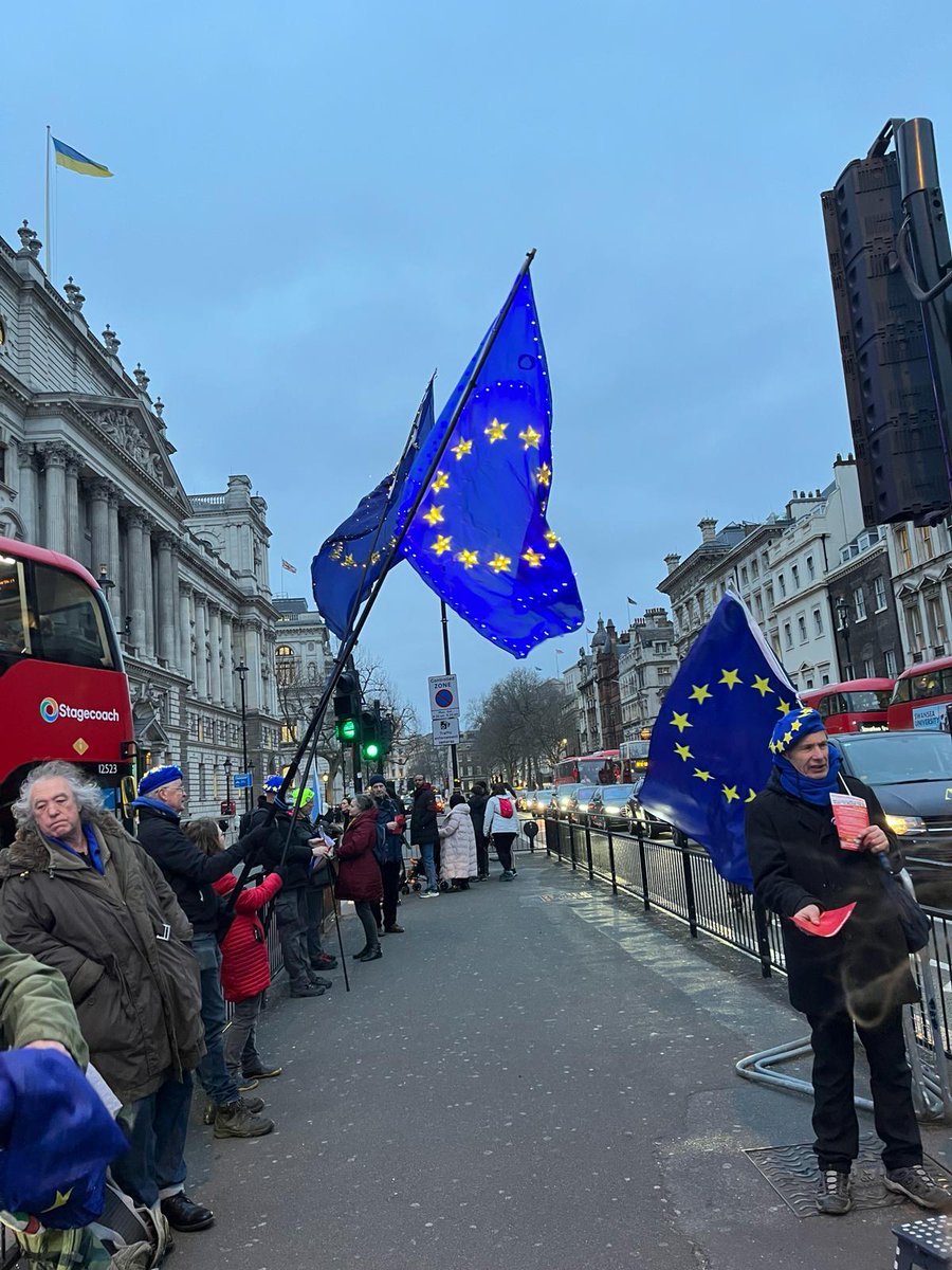 AytonBruce's tweet photo. #BrexitHasFailed #RejoinEU #Brexit4 https://t.co/FuJgCCp8gk