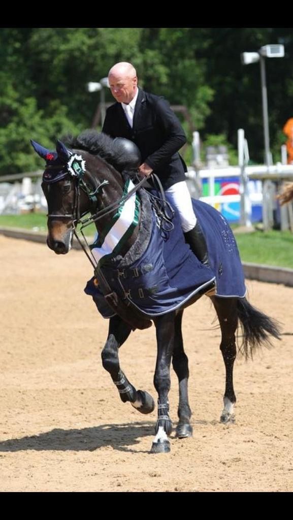 grooms_list's tweet photo. JL114413 Lincolnshire – Home/Show Groom/Rider (optional) required by Family SJ Yard

*IRO £26k - £30k pa *Single accommodation (partner welcome) *Own horse and pets possible *Scope for free time during the day
https://t.co/NMxWwjoe69 

#showjumping #careersinshowjumping #BSJA https://t.co/Zyu79JV1eF
