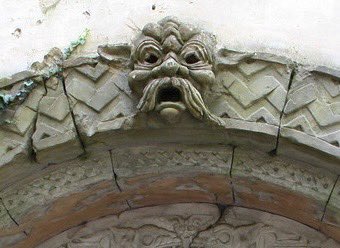 WillemVDijk1's tweet photo. Hij had voor het mooie nét iets verder naar beneden moeten hangen 😳 #efteling #azijnzeiker (foto 2: @RingelbergNick) https://t.co/2ILpa2ThsN