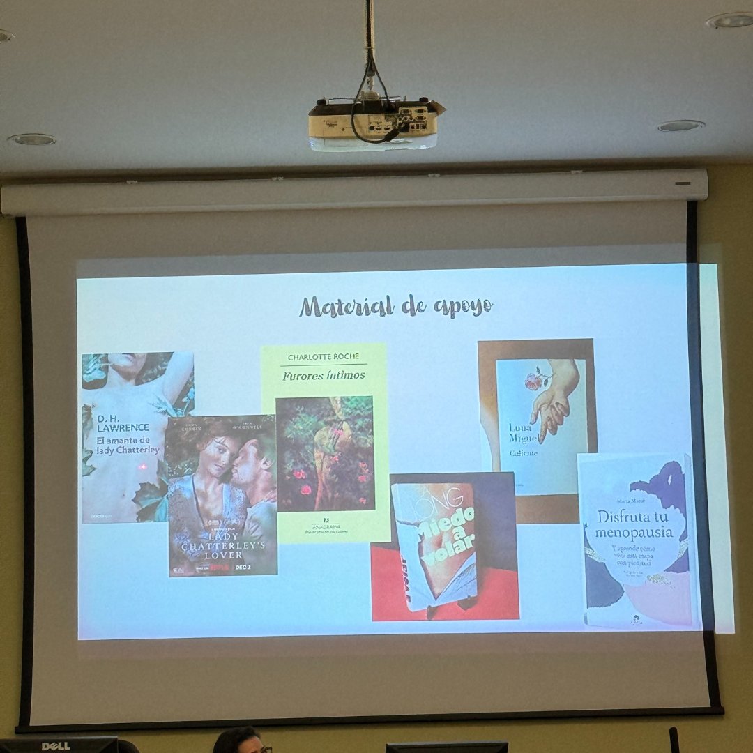 Por aquí algunas fotos de la formación en sexualidad a la asociación de mujeres de
Buenavista esta vez en el Salón de Grados del Edificio Sabatini en el Campus de
la Fábrica de Armas