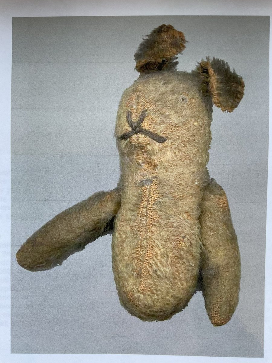 Lt L B Rogers’, Canadian Mounted Rifles, 10 year old daughter gave him a teddy bear to bring good luck. He wrote home “Tell her I still have the Teddy Bear and will try to hang on to it for her. It is dirty and his hind legs are loose but he is still with me.” #WW1 #ypres 1/2