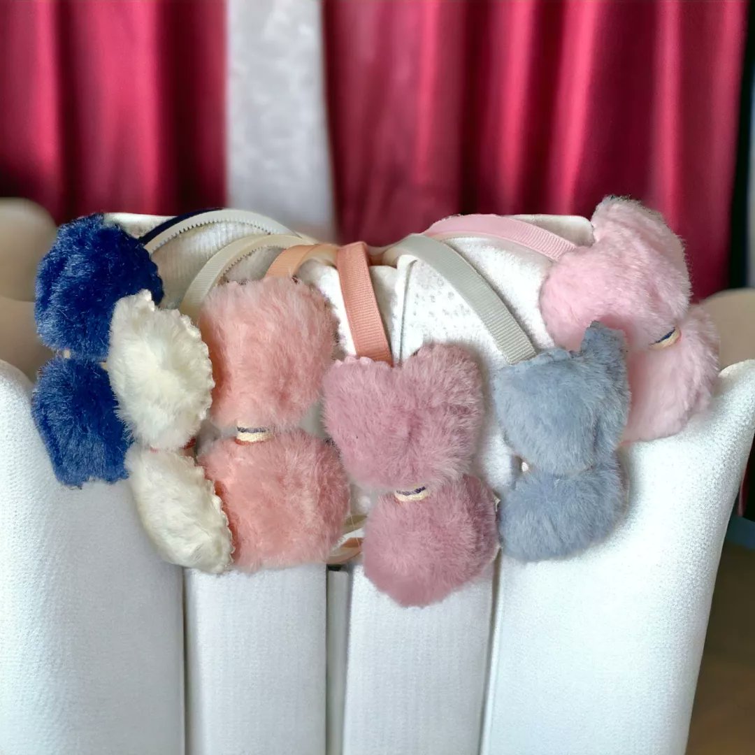 Unleash the charm of our 6-in-1 Hairband Collection! 🌈✨ Each day brings a new hue – from chic dark blue to the prettiest shades of pink, classy white, and versatile grey, topped with adorable big fuzzy bows.#HairAccessories #BowTrend #ColorfulStyle #Tresneria