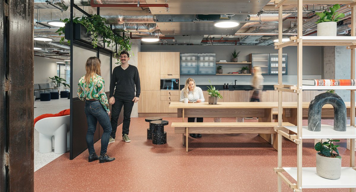 mmoserassociate's tweet image. Creating meaningful connections between people and space – discover how we combined hospitality-led experiences for @knotel in London: hubs.la/Q02jrmk_0
#Workplace #FlexibleDesign